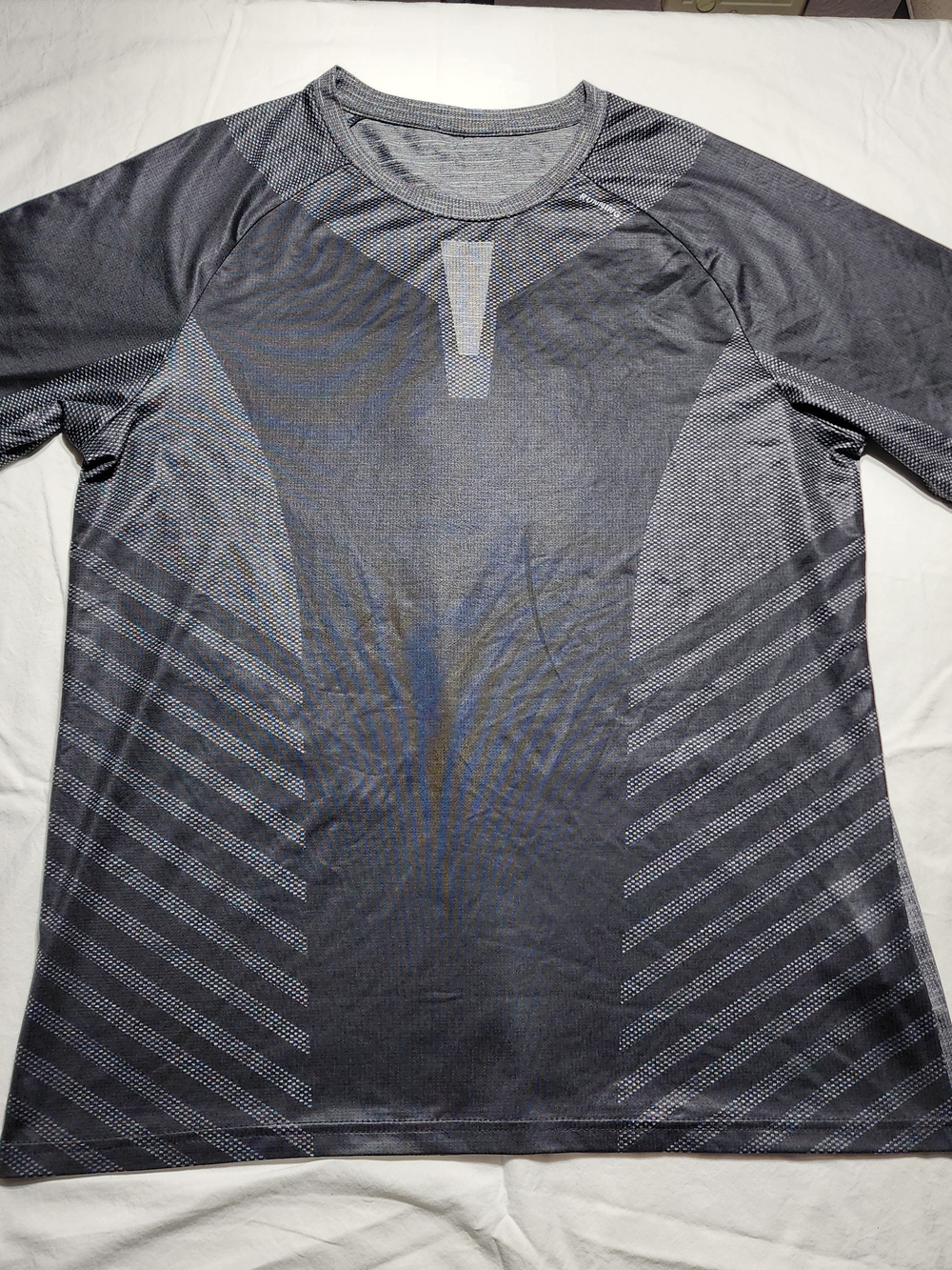 SHEIN Men's Grey Long-Sleeve Performance Tee